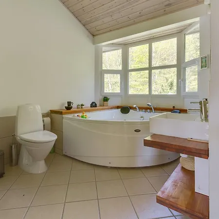 Casa de Férias Three-bedroom Holiday In *