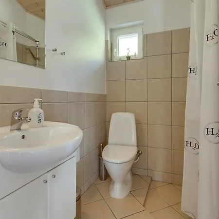 Three-bedroom Holiday In * Hals