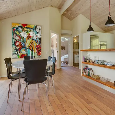 Three-bedroom Holiday In * Hals