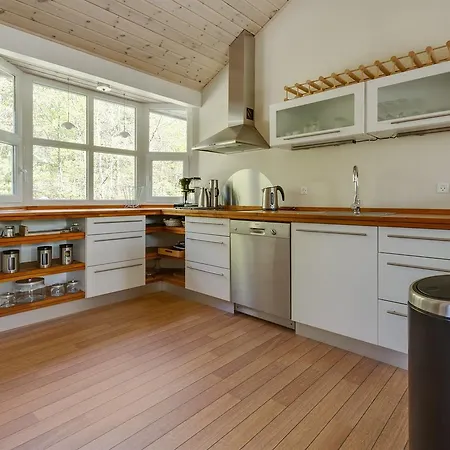 Three-bedroom Holiday In * Hals